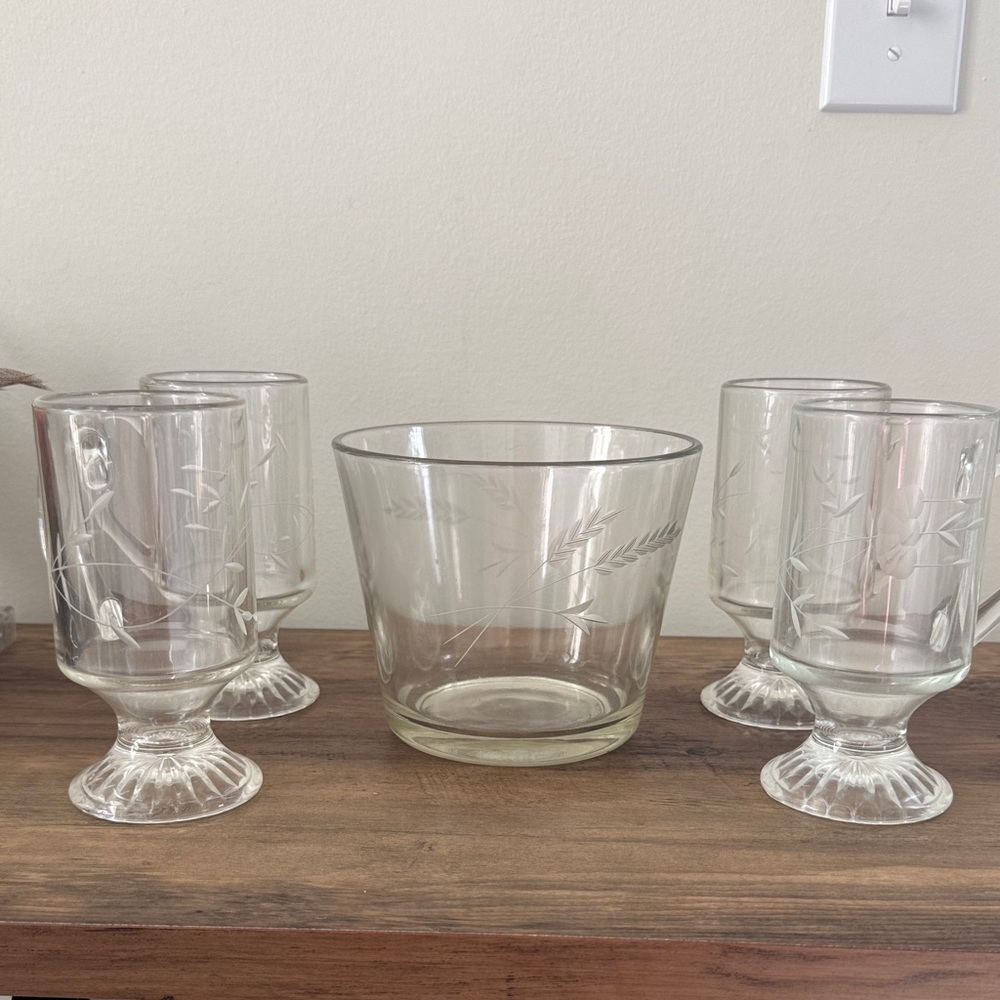 Vintage Elegant Clear Glass Dining Set